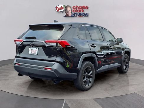 Used 2023 Toyota RAV4 LE FWD image 5