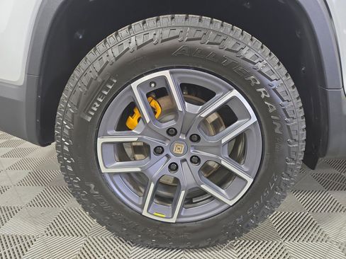 Used 2023 Rivian R1T Launch Edition image 11