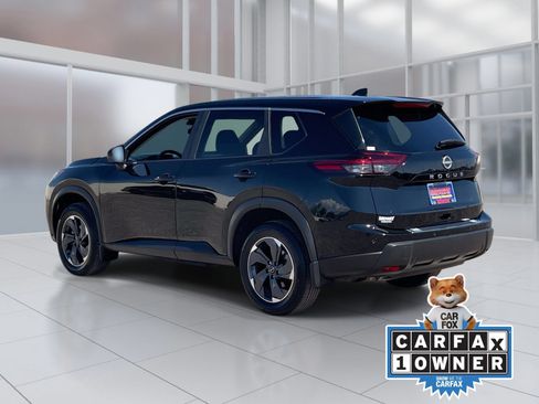Certified 2025 Nissan Rogue SV FWD image 4