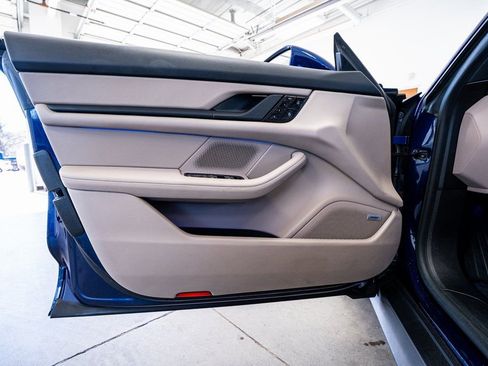 Used 2021 Porsche Taycan image 32