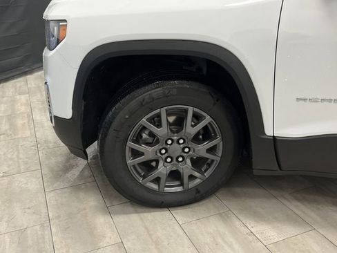 Used 2023 GMC Acadia SLE image 39