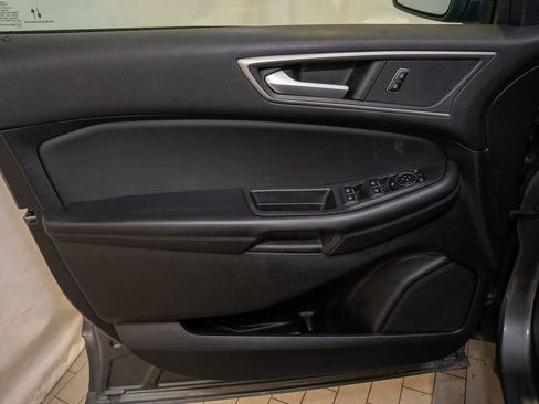 Used 2024 Ford Edge SEL image 11