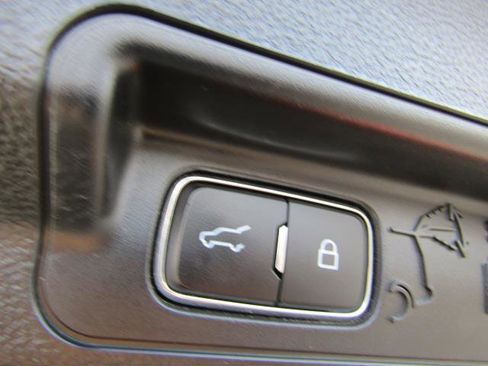 Certified 2023 Ford Explorer XLT w/ Class IV Trailer Tow Package image 15