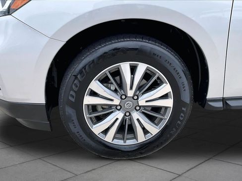 Used 2020 Nissan Pathfinder SV FWD image 11