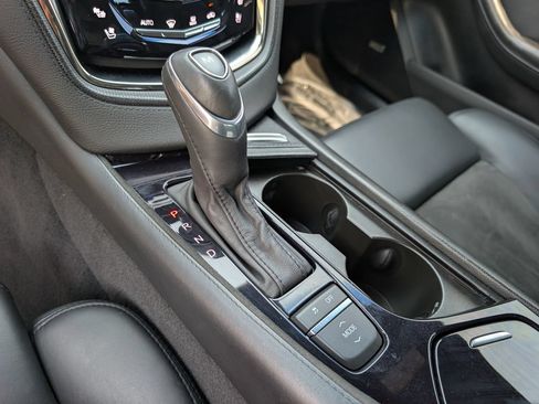 Used 2018 Cadillac CTS V w/ Luxury Package RWD image 28