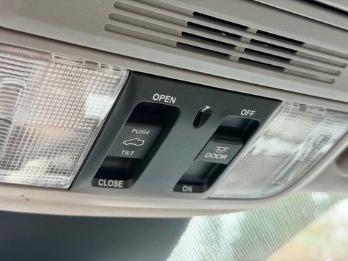 Used 2023 Honda Odyssey EX-L image 17