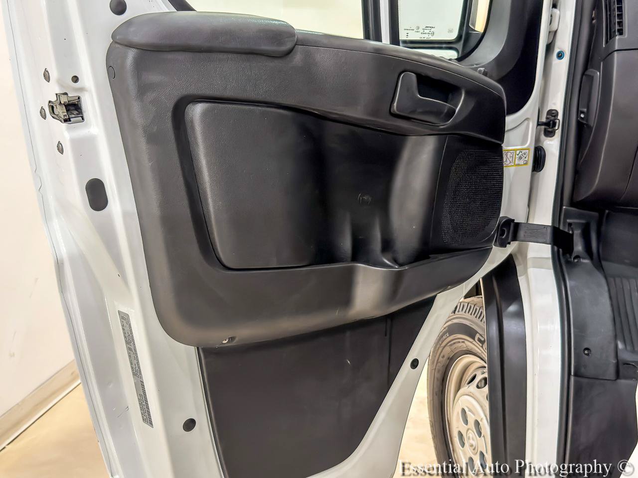 Used 2024 RAM ProMaster 2500 w/ Convenience Group FWD image 22