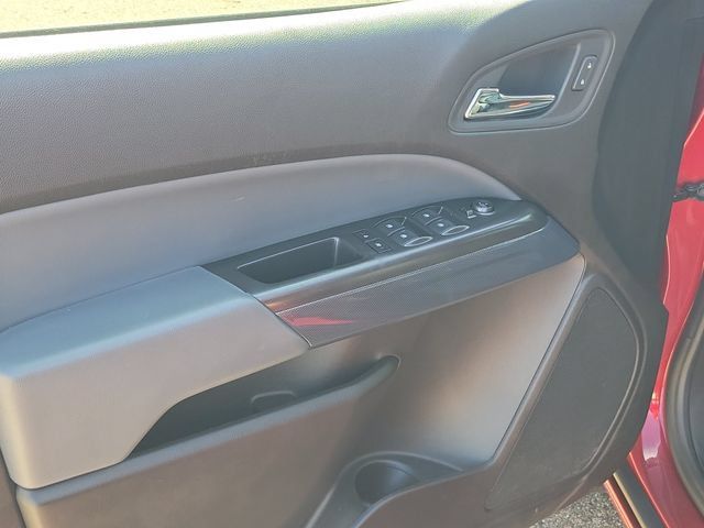 Used 2019 Chevrolet Colorado Z71 AWD/4WD image 8