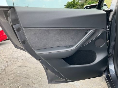 Used 2023 Tesla Model Y 2WD image 50