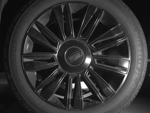 Used 2019 Cadillac Escalade Platinum RWD image 9