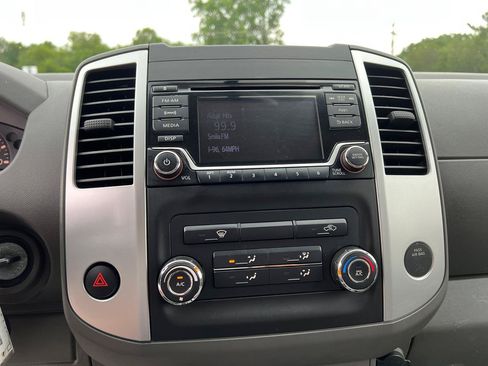 Used 2016 Nissan Frontier SV AWD/4WD image 22