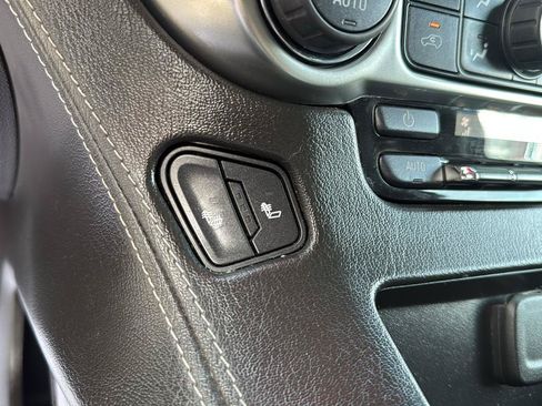 Used 2019 Chevrolet Suburban LT AWD/4WD image 23