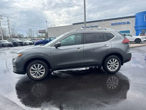 Used 2018 Nissan Rogue SV image 22