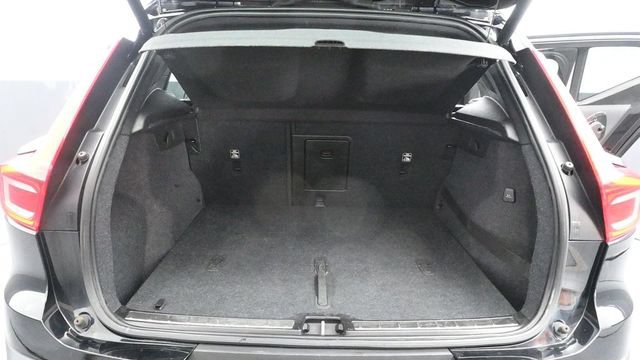 Used 2019 Volvo XC40 T5 R-Design AWD/4WD image 12
