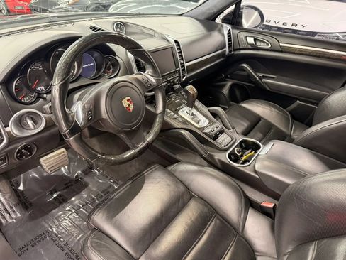 Used 2013 Porsche Cayenne Turbo AWD/4WD image 3