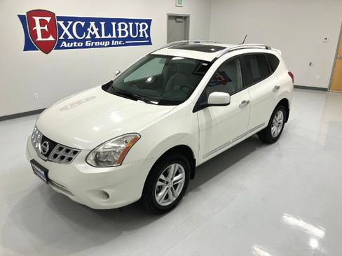 Used 2013 Nissan Rogue SV w/ Premium Pkg AWD/4WD image 2