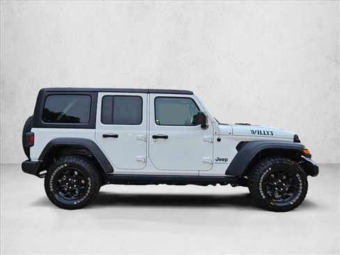 Used 2023 Jeep Wrangler Unlimited w/ Convenience Group AWD/4WD image 4