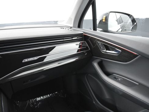 Used 2023 Audi Q7 3.0T Premium Plus image 17