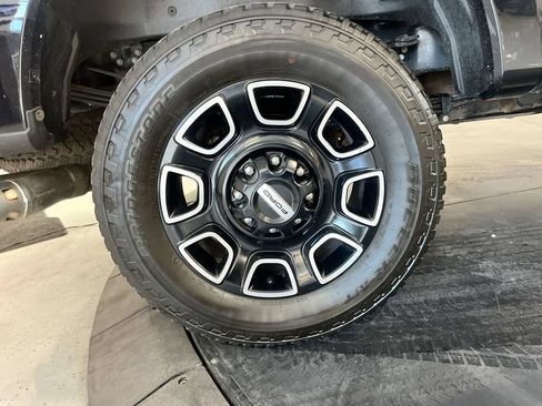 Used 2025 Ford F350 Platinum AWD/4WD image 10