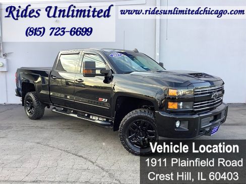 Used 2017 Chevrolet Silverado 2500 LT w/ Midnight Edition AWD/4WD image 11