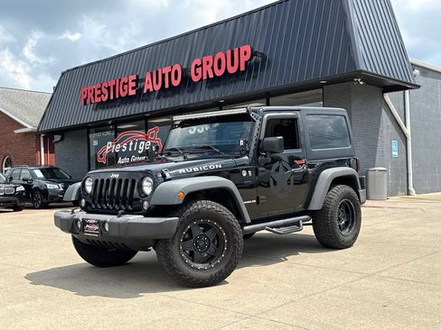 Used 2016 Jeep Wrangler Rubicon w/ Power Convenience Group AWD/4WD image 17
