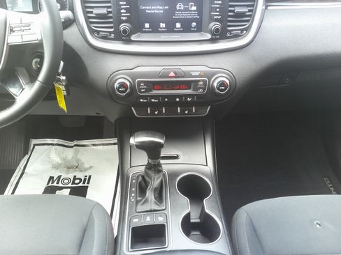 Used 2019 Kia Sorento AWD w/ LX Convenience Package image 20
