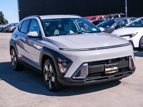 Used 2024 Hyundai Kona SEL FWD image 3