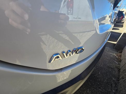 Used 2024 Honda Pilot Touring image 7