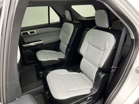 Certified 2021 Ford Explorer XLT w/ Equipment Group 202A AWD/4WD image 13