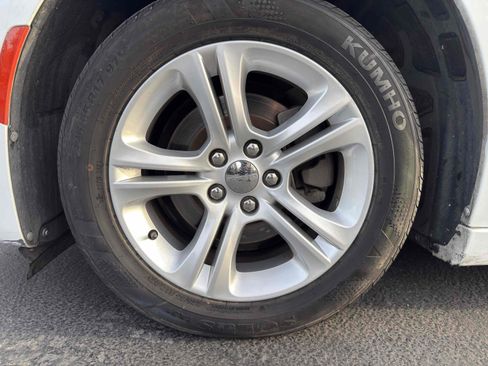 Used 2019 Dodge Charger SXT image 17