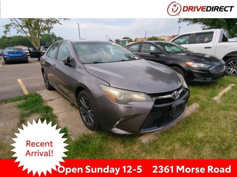 Used 2016 Toyota Camry SE FWD image 1