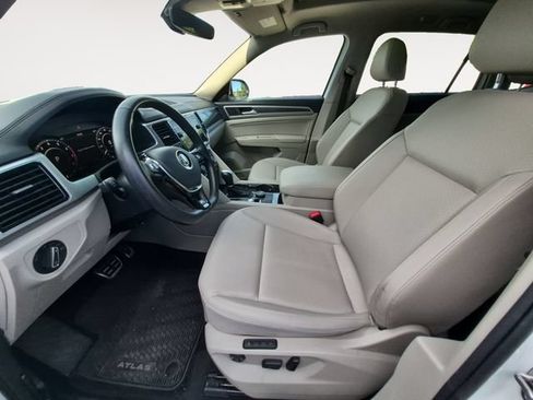 Used 2019 Volkswagen Atlas SEL R-Line AWD/4WD image 9