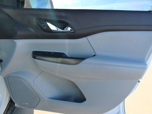 Used 2023 GMC Acadia SLT w/ Preferred Package image 50