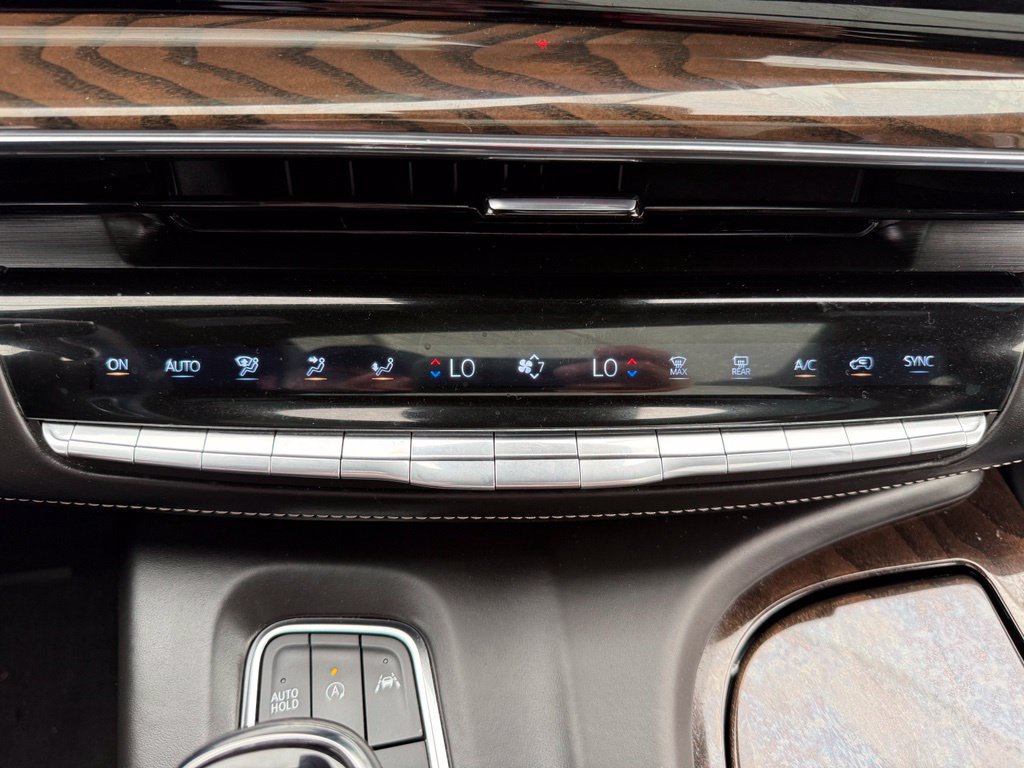 Used 2024 Cadillac Escalade Sport Platinum w/ LPO, ONYX Package AWD/4WD image 42