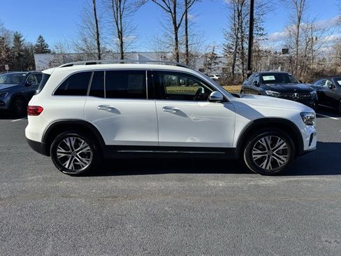 Used 2026 Mercedes-Benz GLB 250 4MATIC image 2