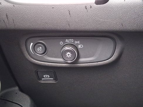 Used 2020 GMC Terrain SLE image 21