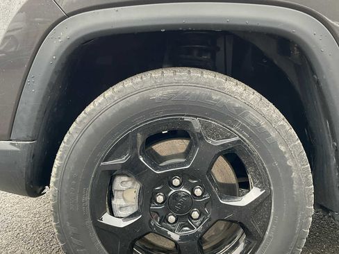 Used 2023 Jeep Compass Trailhawk w/ Trailhawk Elite Group image 19