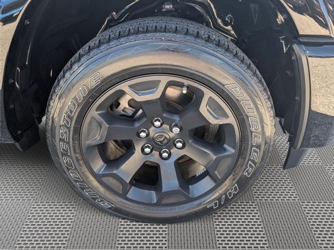 Used 2025 RAM 1500 Big Horn AWD/4WD image 9