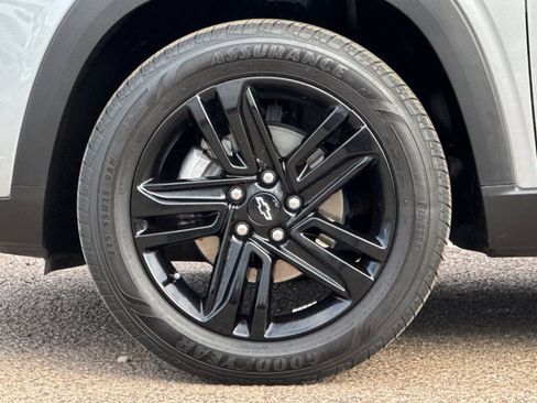 Used 2024 Chevrolet Trax ACTIV w/ Sunroof Package image 24