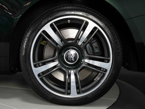Used 2017 Rolls-Royce Wraith RWD image 21