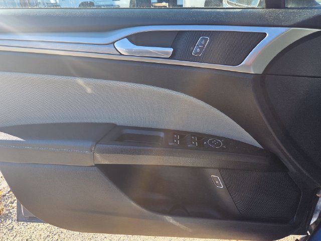 Used 2018 Ford Fusion S FWD image 9