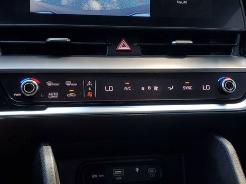 Used 2024 Kia Sportage EX FWD image 27