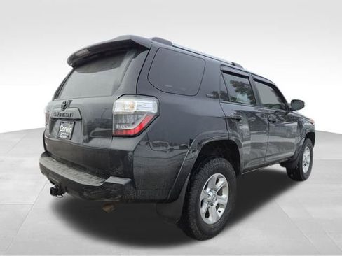 Used 2022 Toyota 4Runner SR5 Premium image 11