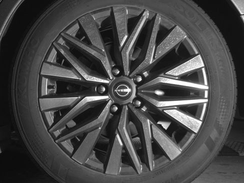 Used 2025 Nissan Altima 2.5 SV image 14