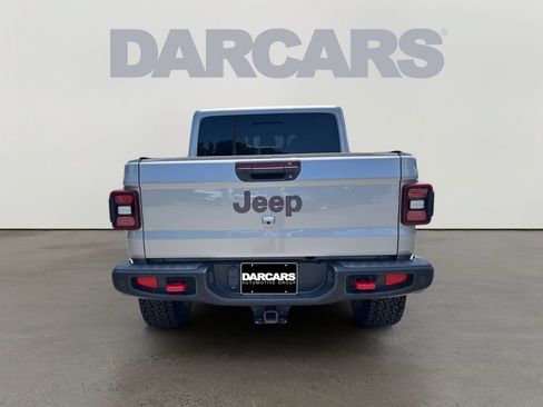 Used 2021 Jeep Gladiator Rubicon AWD/4WD image 6