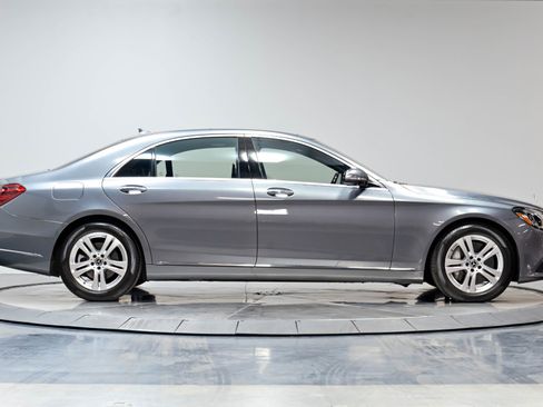 Used 2019 Mercedes-Benz S 560 4MATIC Sedan w/ Premium Package image 18
