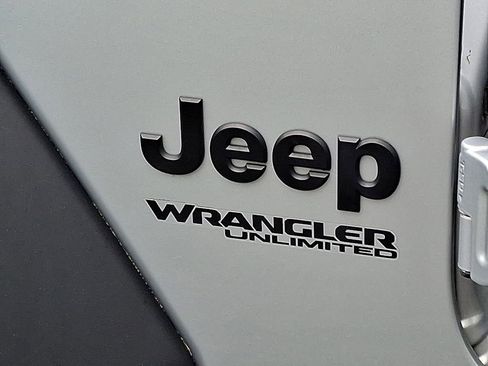 Used 2022 Jeep Wrangler Unlimited Sport AWD/4WD image 31