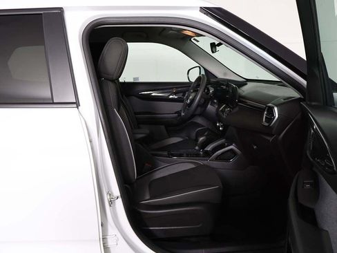 Used 2025 Chevrolet TrailBlazer LT AWD/4WD image 26