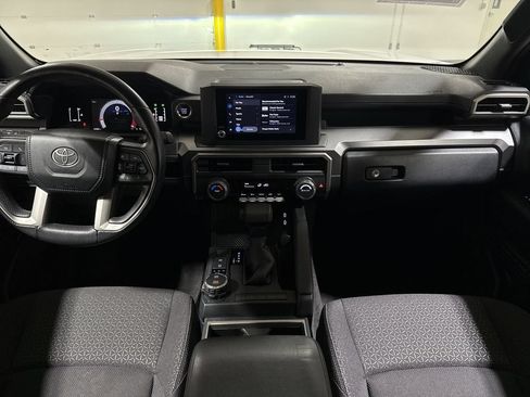 Used 2025 Toyota 4Runner SR5 AWD/4WD image 10