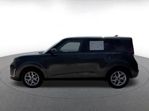 Used 2025 Kia Soul LX w/ LX Technology Package FWD image 9